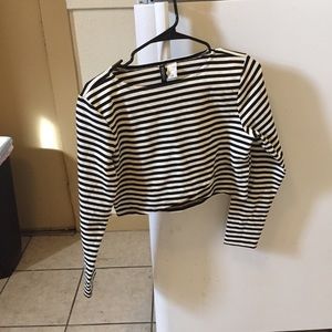 Winter crop top with diamond cut out